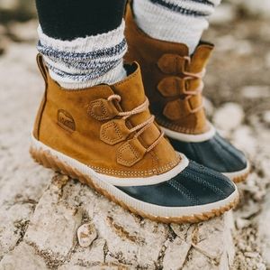 🥰 EUC Sorel Brand Out and About Ladies Leather Lace Up All Weather/Rainboot, 6